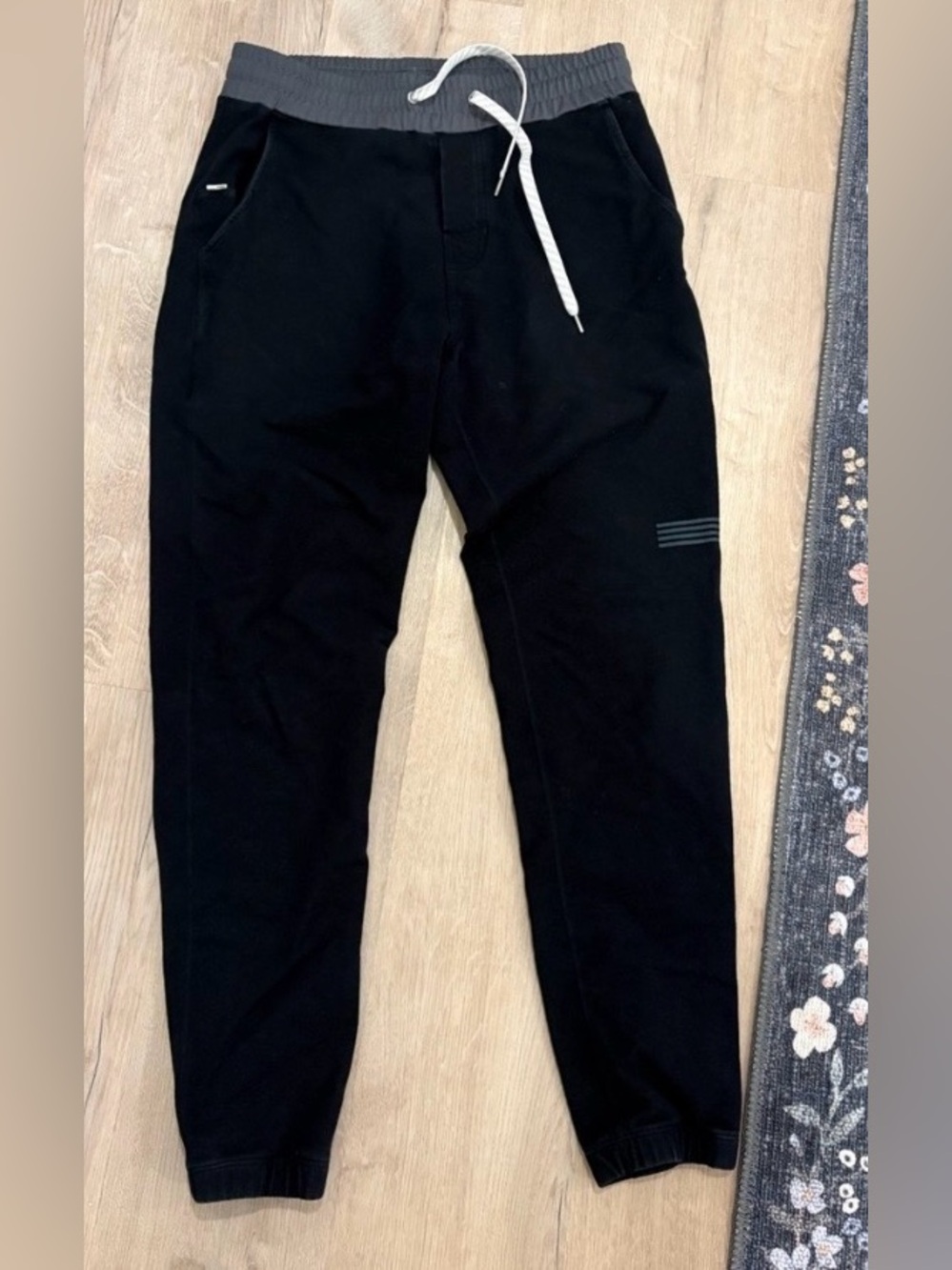 Vuori Black Jogger Sweatpants like new